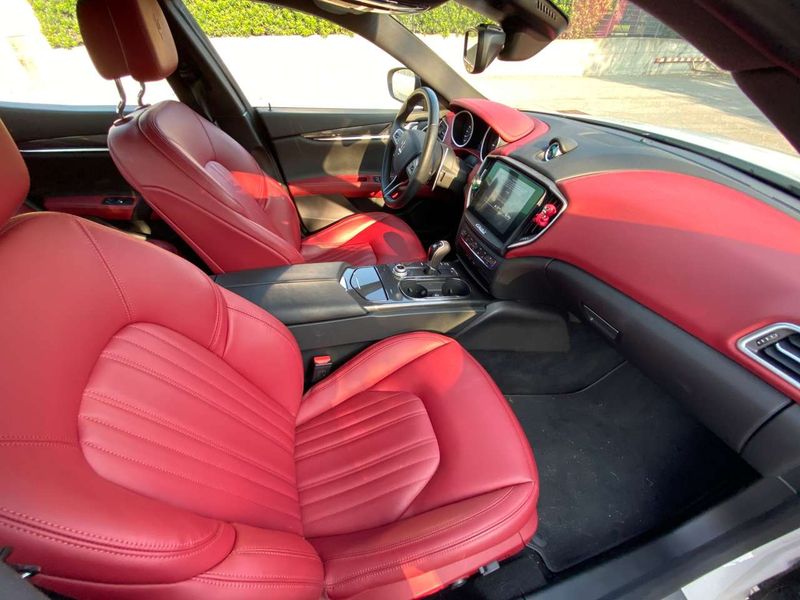 Maserati Ghibli • 2019 • 145,600 km 10