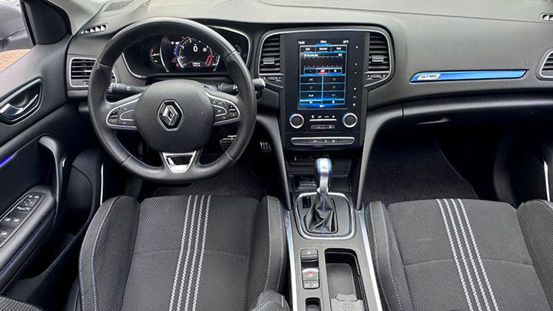 Renault Mégane • 2019 • 14,700 km 3