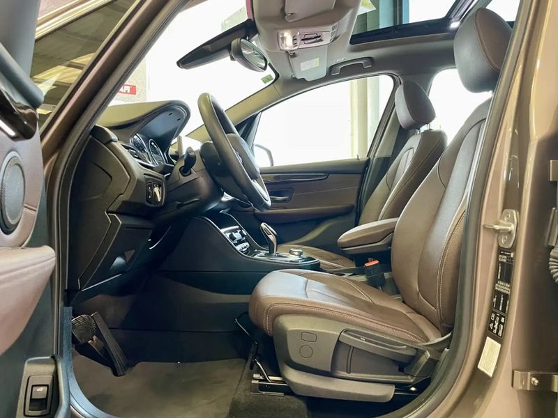 BMW 2 Series • 2019 • 90,000 km 9