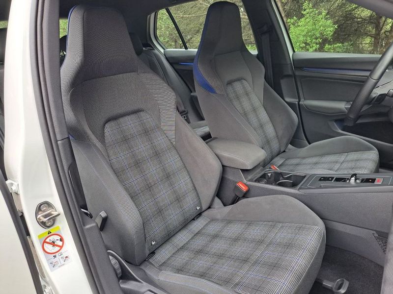 Volkswagen Golf • 2021 • 19,000 km 4