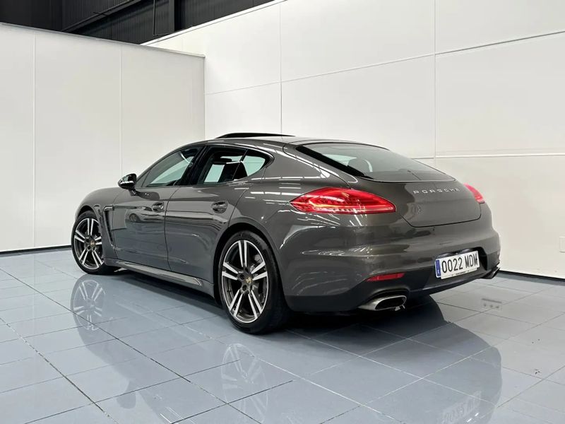 Porsche Panamera • 2014 • 144,000 km 3