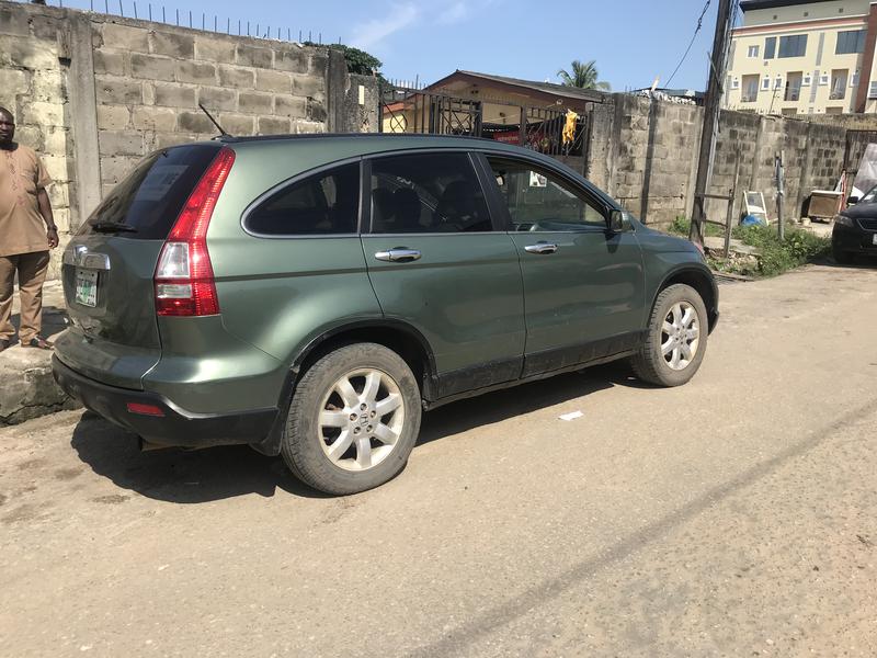 Honda CR-V • 2009 • 127,483 km 1