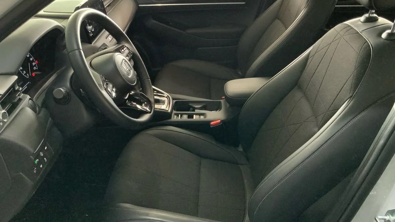 Honda HR-V • 2023 • 4,541 km 6