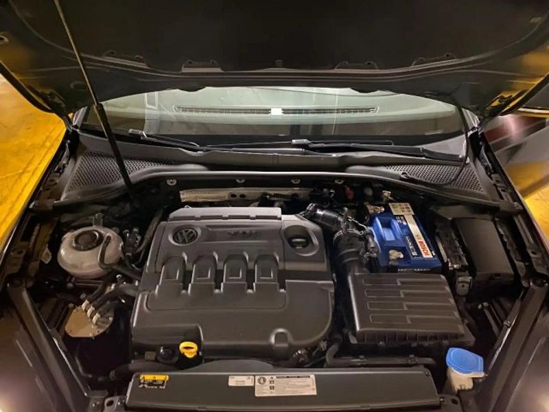 Volkswagen Golf • 2018 • 76,200 km 10