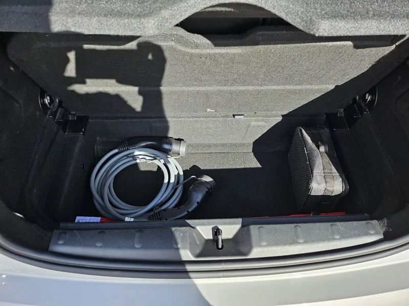 MINI Cooper • 2022 • 24,000 km 4