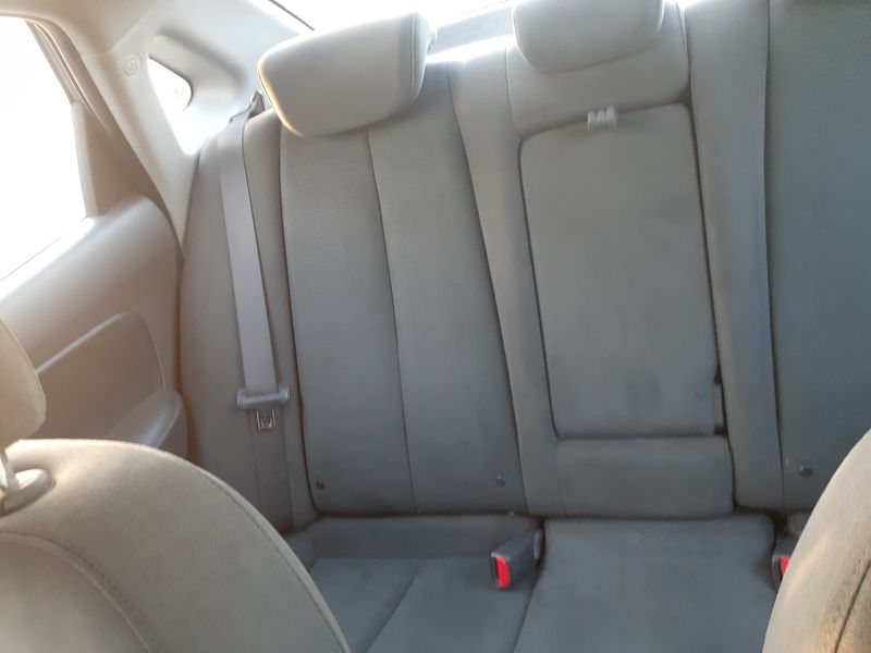 Hyundai Elantra • 2009 • 125,000 km 3