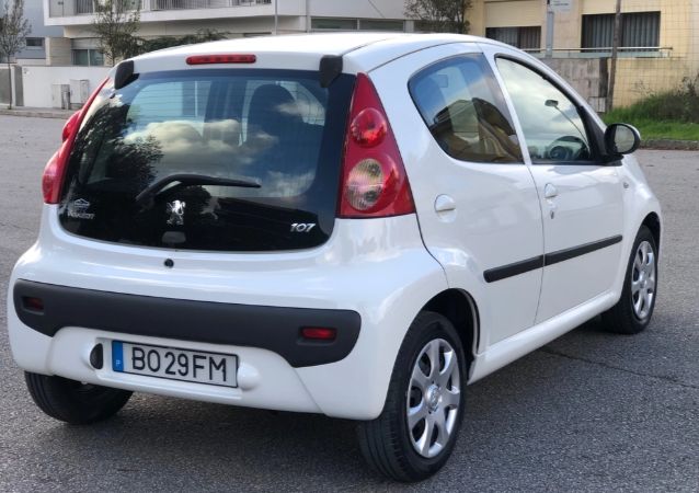 Peugeot 107 • 2010 • 153,000 km 2