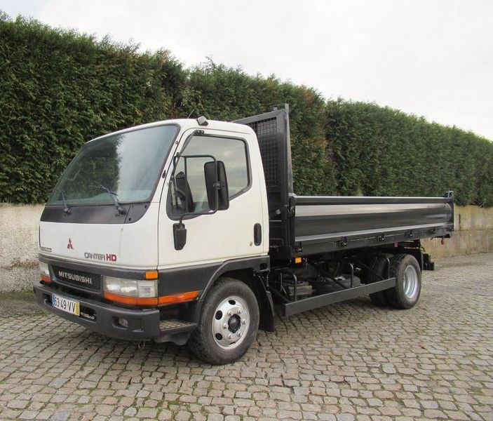 Mitsubishi Fuso canter • 2004 • 4,999 km 2