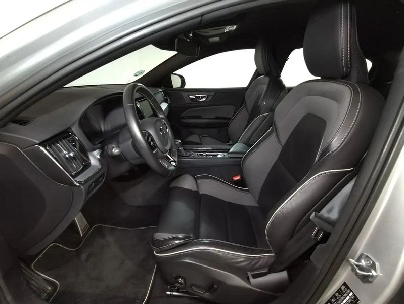 Volvo S60 • 2020 • 52,950 km 7