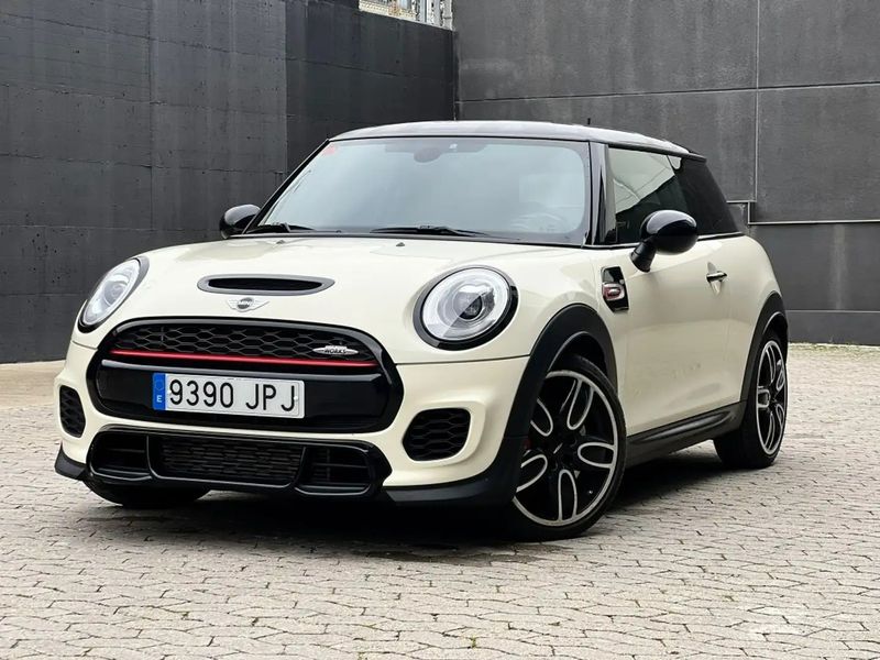MINI Cooper • 2016 • 28,000 km 2