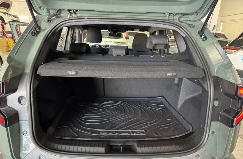 Dacia Duster • 2025 • 4,598 km 11