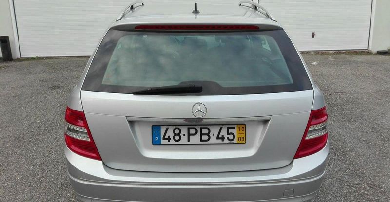 Mercedes-Benz C • 2010 • 200,000 km 2