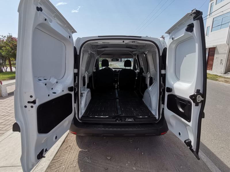 Renault Kangoo • 2020 • 7,850 km 8