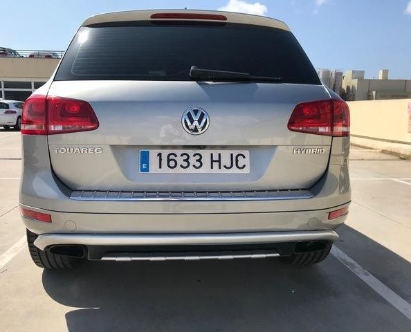 Volkswagen Touareg • 2012 • 198,000 km 4