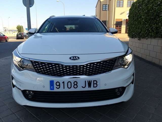 Kia Optima • 2017 • 159,000 km 4