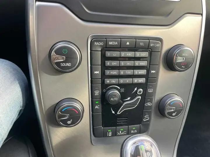 Volvo XC • 2012 • 154,000 km 5