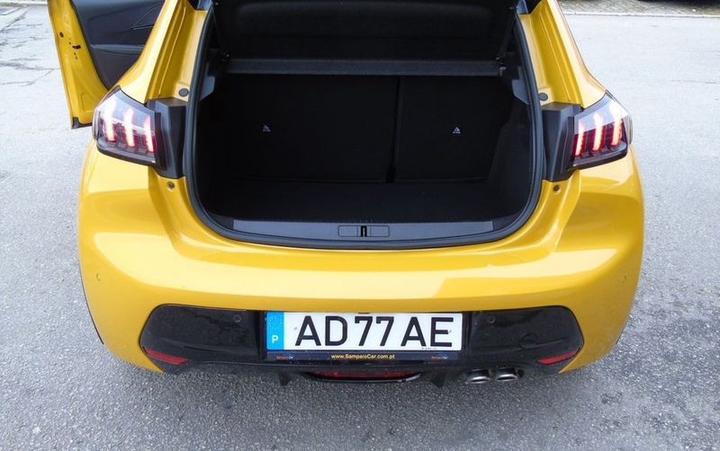 Peugeot 2008 • 2020 • 40,000 km 5