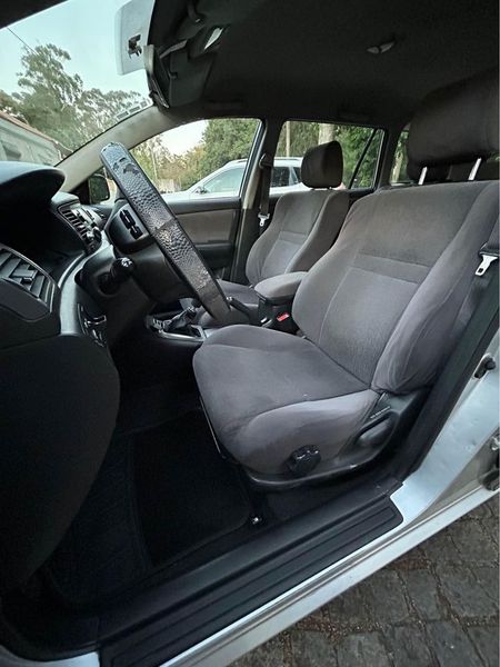 Toyota Corolla sedan • 2002 • 289,000 km 3