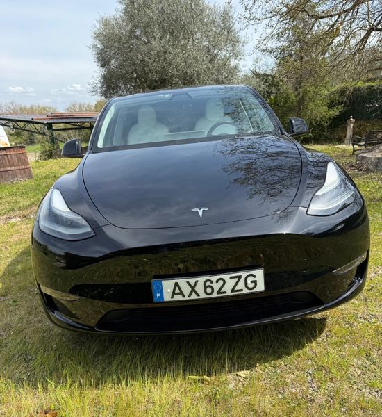 Tesla Model Y • 2023 • 26,000 km 1