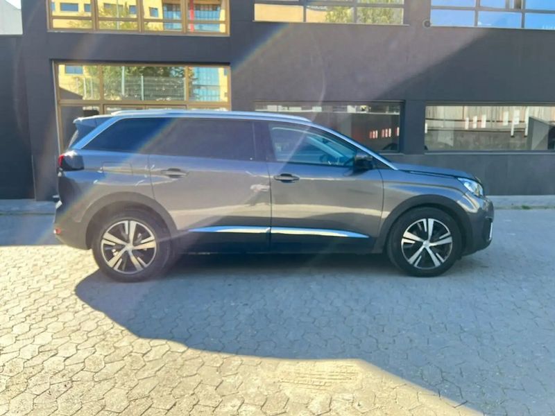 Peugeot 5008 • 2018 • 69,000 km 2