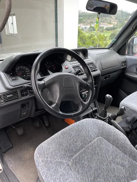 Mitsubishi Pajero • 1998 • 185,000 km 3