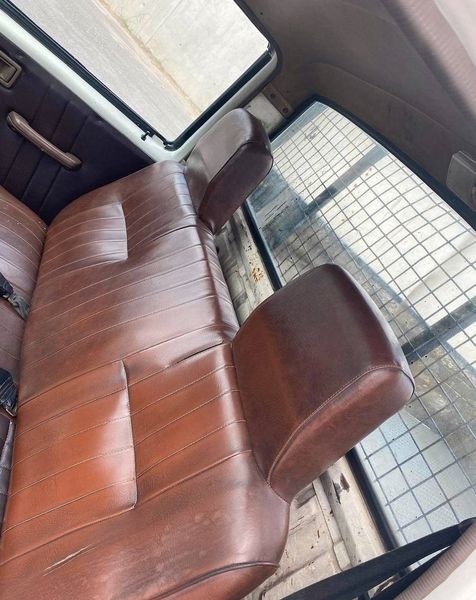 Nissan Pickup • 1989 • 250,000 km 7