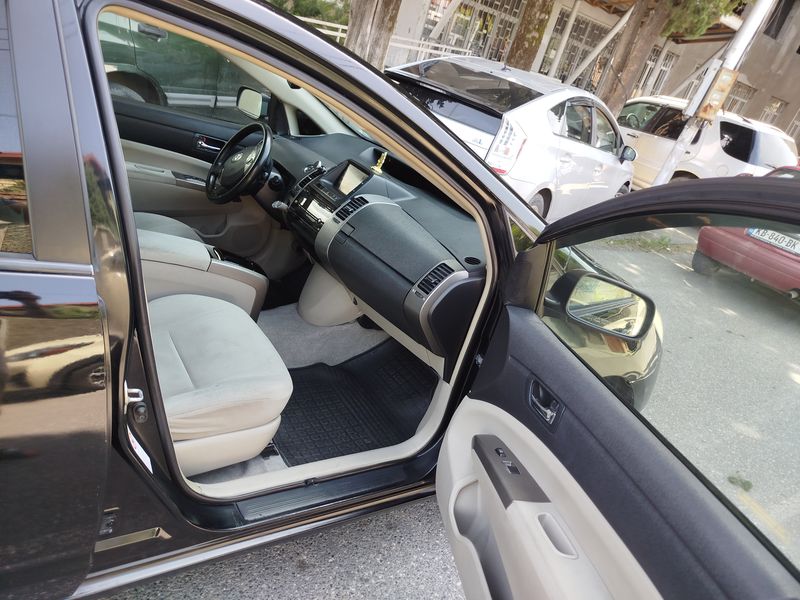 Toyota Prius • 2006 • 290,000 km 3
