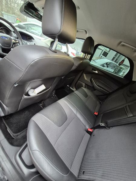Ford Focus • 2011 • 143,000 km 6