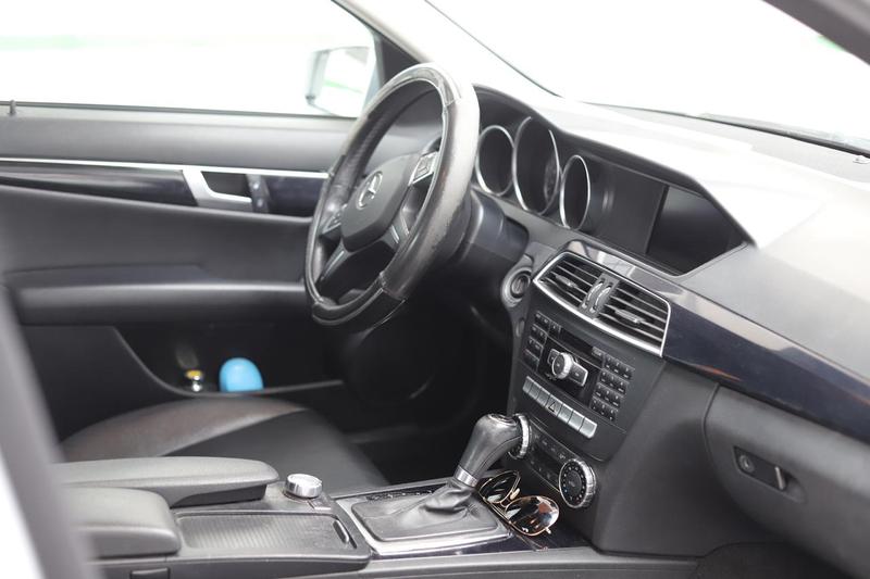 Mercedes-Benz 200 - 300 • 2013 • 69,000 km 5