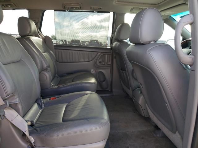 Toyota Sienna • 2006 • 6 km 6