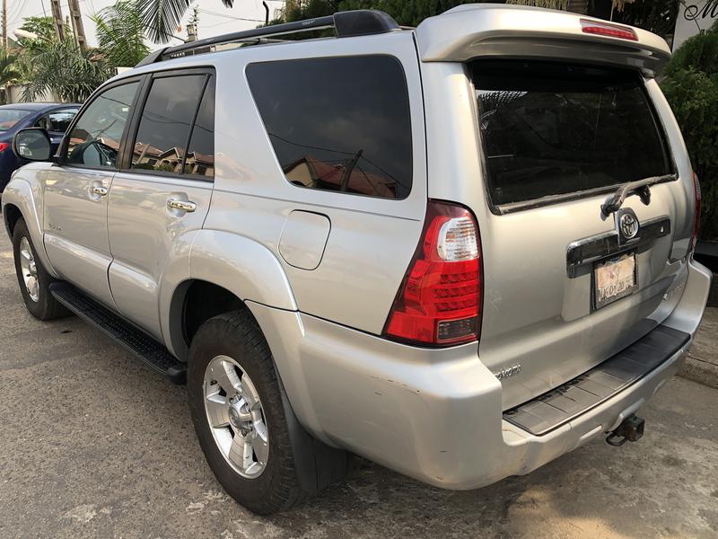 Toyota 4-Runner • 2007 • 87,329 km 6