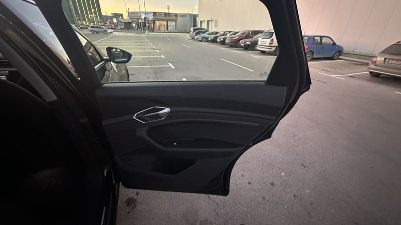 Audi e-tron • 2021 • 28,000 km 19