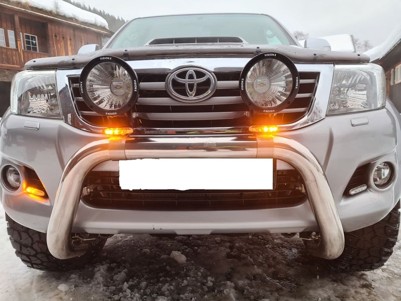 Toyota Hilux • 2016 • 107,000 km 1