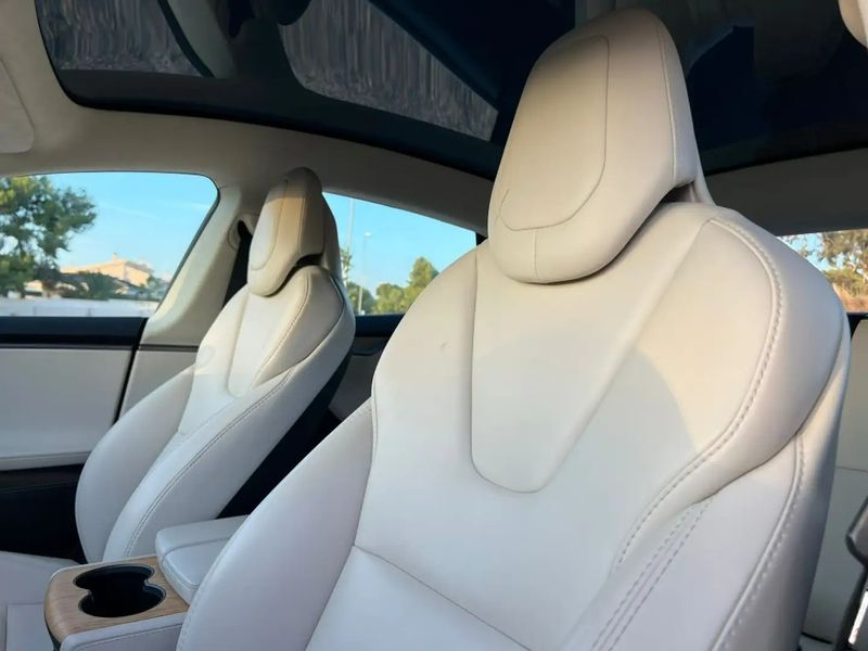 Tesla Model S • 2019 • 50,960 km 7