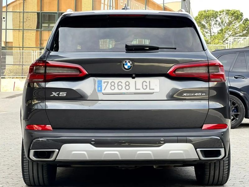 BMW X5 • 2020 • 98,000 km 10