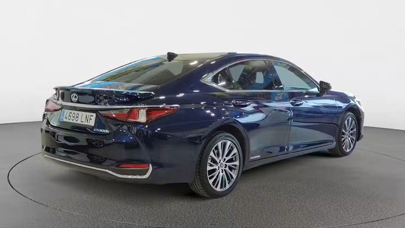 Lexus ES • 2021 • 43,266 km 3