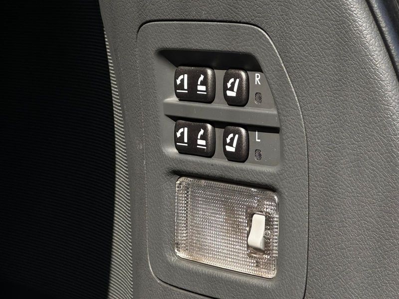 Lexus LX • 2010 • 243,000 km 8