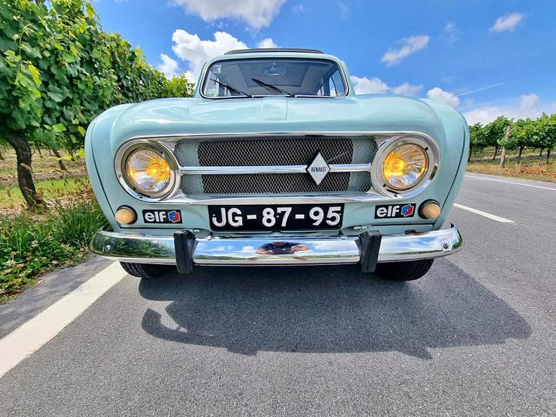 Renault 10 • 1985 • 190,000 km 1