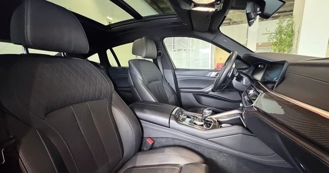 BMW X6 • 2020 • 109,000 km 4
