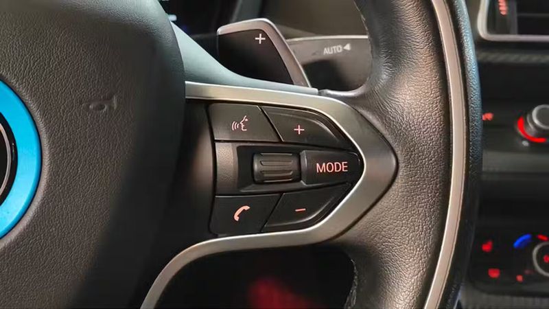 BMW i8 • 2016 • 69,497 km 33