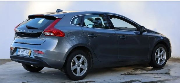 Volvo V40 • 2016 • 111,000 km 2