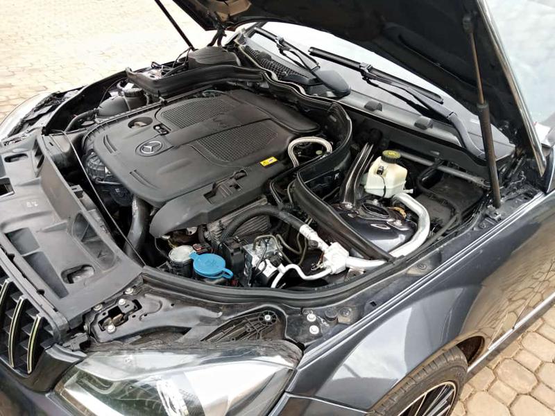 Mercedes-Benz 200 - 300 • 2013 • 230,000 km 5