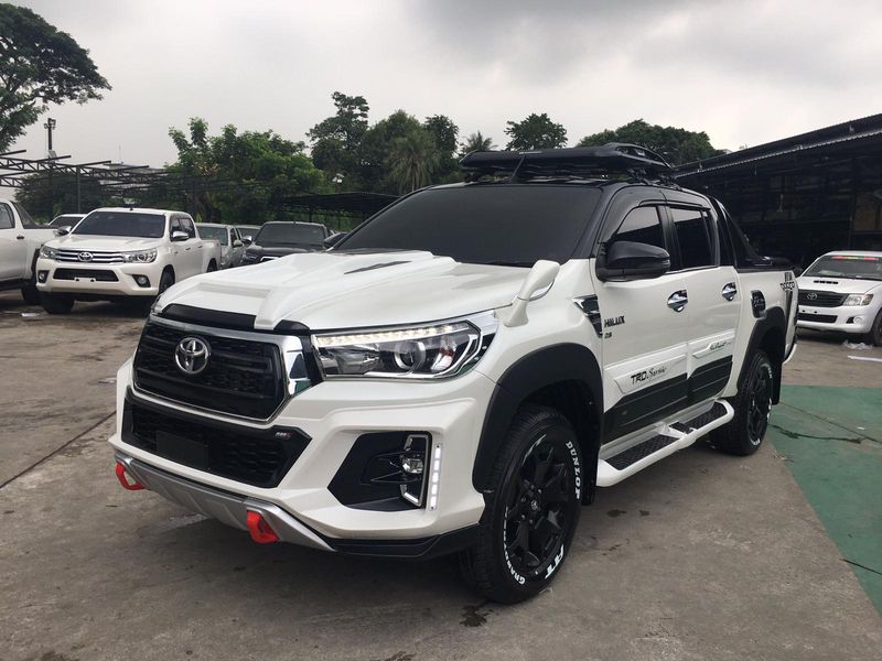 Toyota Hilux • 2023 • 0 km 32