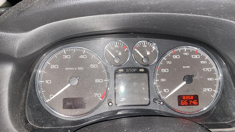 Peugeot 307 • 2010 • 76,800 km 4