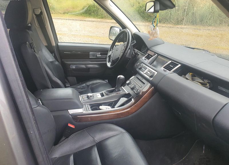 Land Rover Range Rover • 2010 • 200,000 km 3