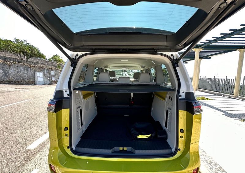 Volkswagen ID.4 • 2023 • 35,200 km 7