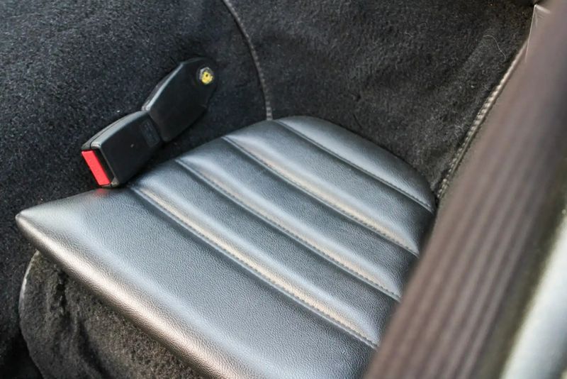 Porsche 911 • 1991 • 139,000 km 8