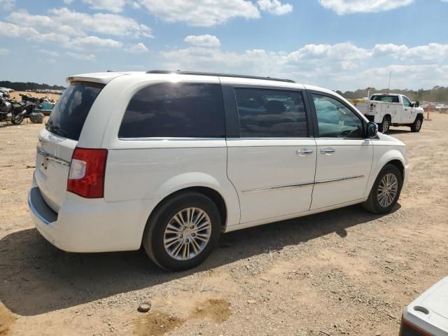 Chrysler Town & Country • 2013 • 10,000 mi 6