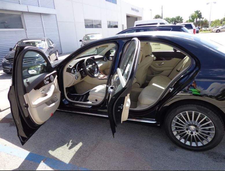 Mercedes-Benz C • 2015 • 90,000 km 2