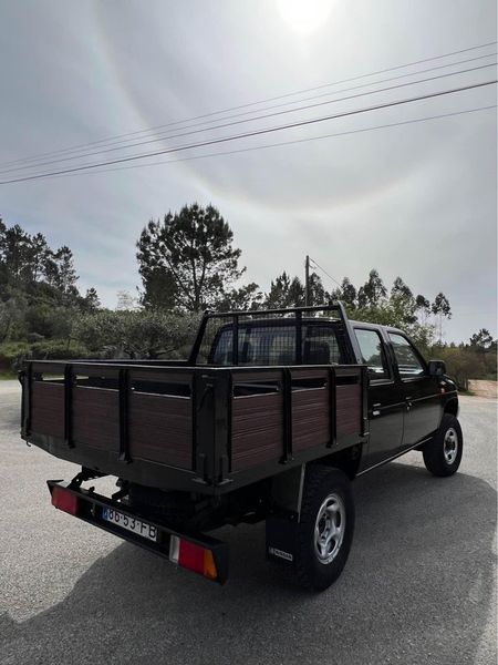 Nissan NP300 Pickup • 1995 • 300,000 km 4